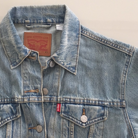 Levi’s Denim Ex-Boyfriend Trucker Jean Jacket - Picture 6 of 8